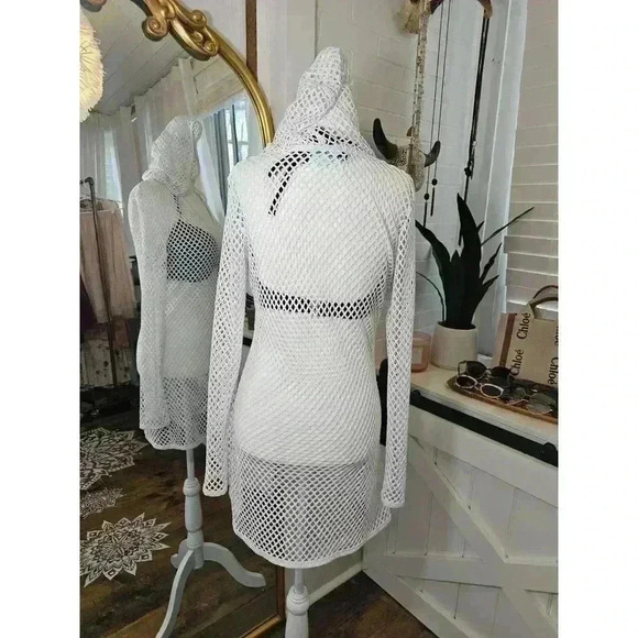 Balance Collection Women's Size M White Mesh Bathing Suit Coverup - Picture 2 of 7